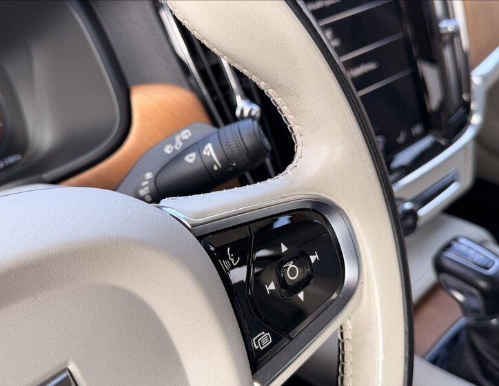 Volvo V90 Kombi 2,0 l 110 kw