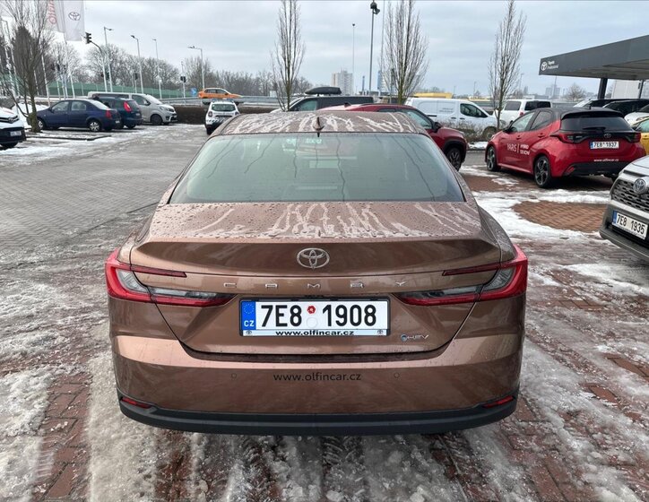 Toyota Camry Sedan 2,5 l 137 kw