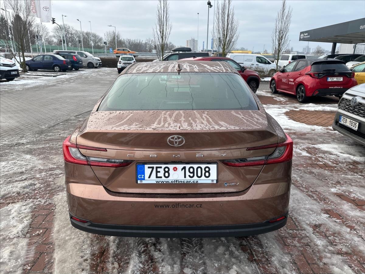 Toyota Camry Sedan 2,5 l 137 kw