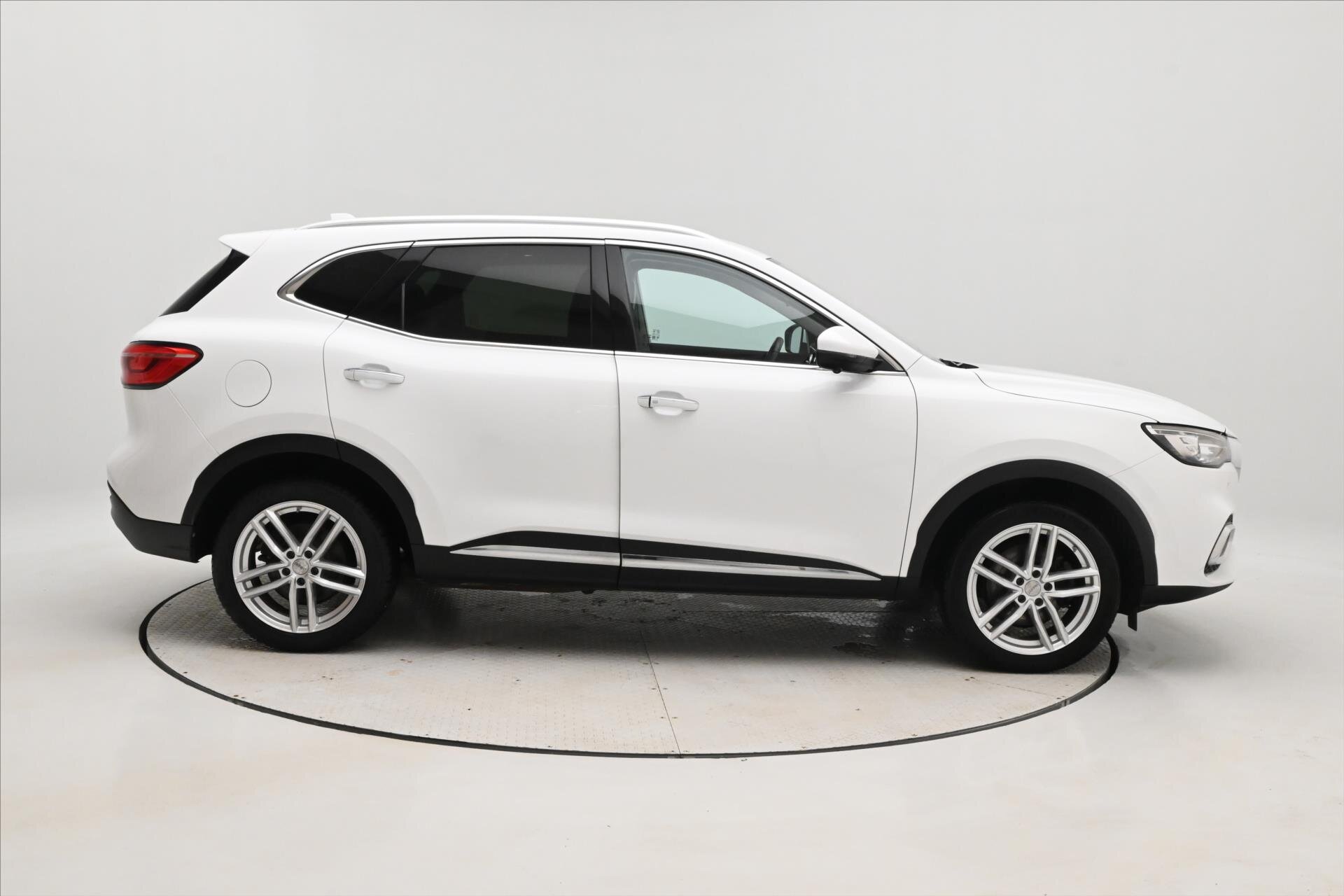 MG EHS SUV / Terénní 1,5 l 119 kw