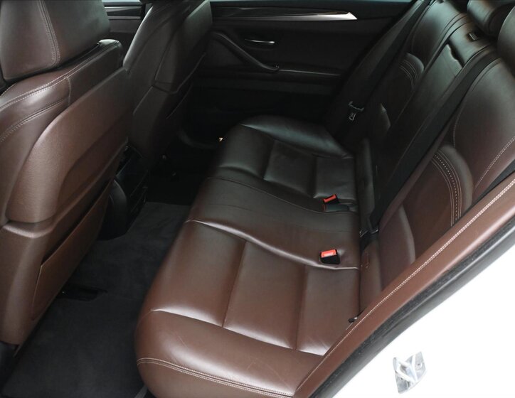 BMW Řada 5 Kombi 3,0 l 190 kw