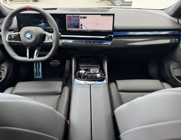 BMW i5 8