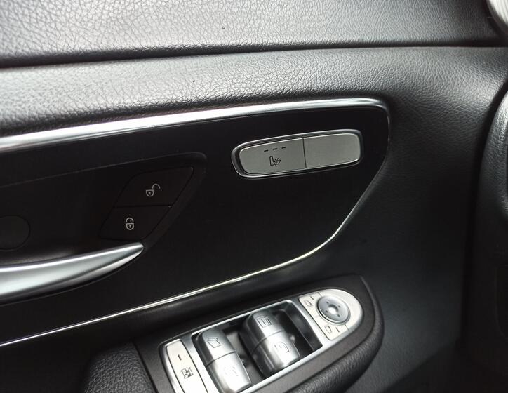 Mercedes-Benz Třídy V 28