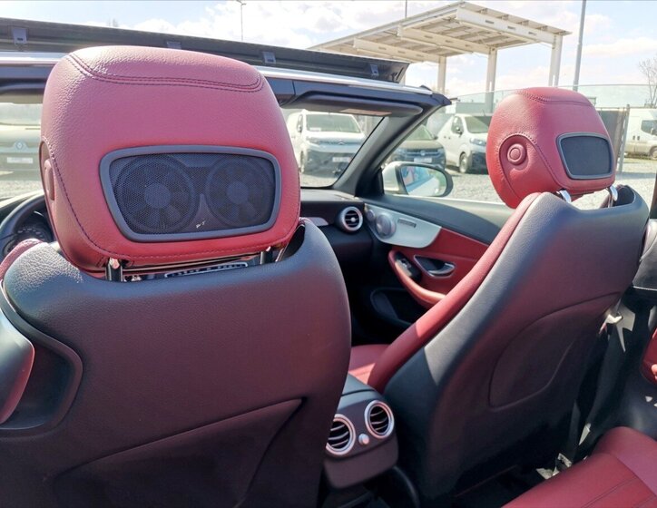 Mercedes-Benz Třídy C Kabriolet 2,0 l 180 kw