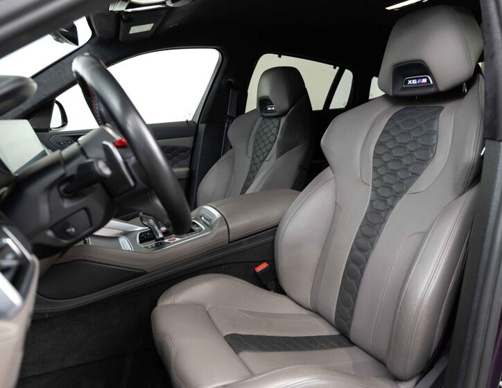 BMW X6 SUV 4,4 l 460 kw