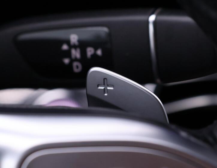 Mercedes-Benz Třídy E 28