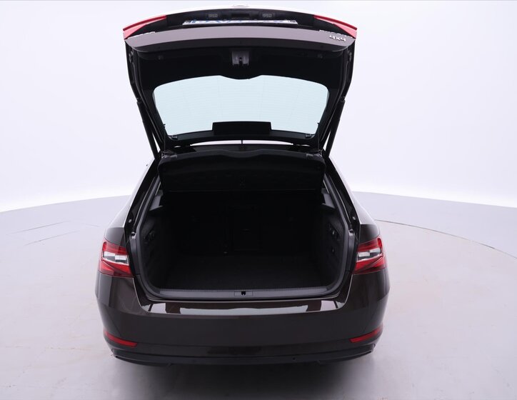 Škoda Superb Liftback 2,0 l 140 kw