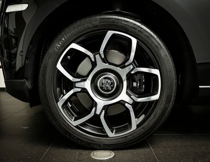 Rolls-Royce Cullinan SUV 6,7 l 441 kw