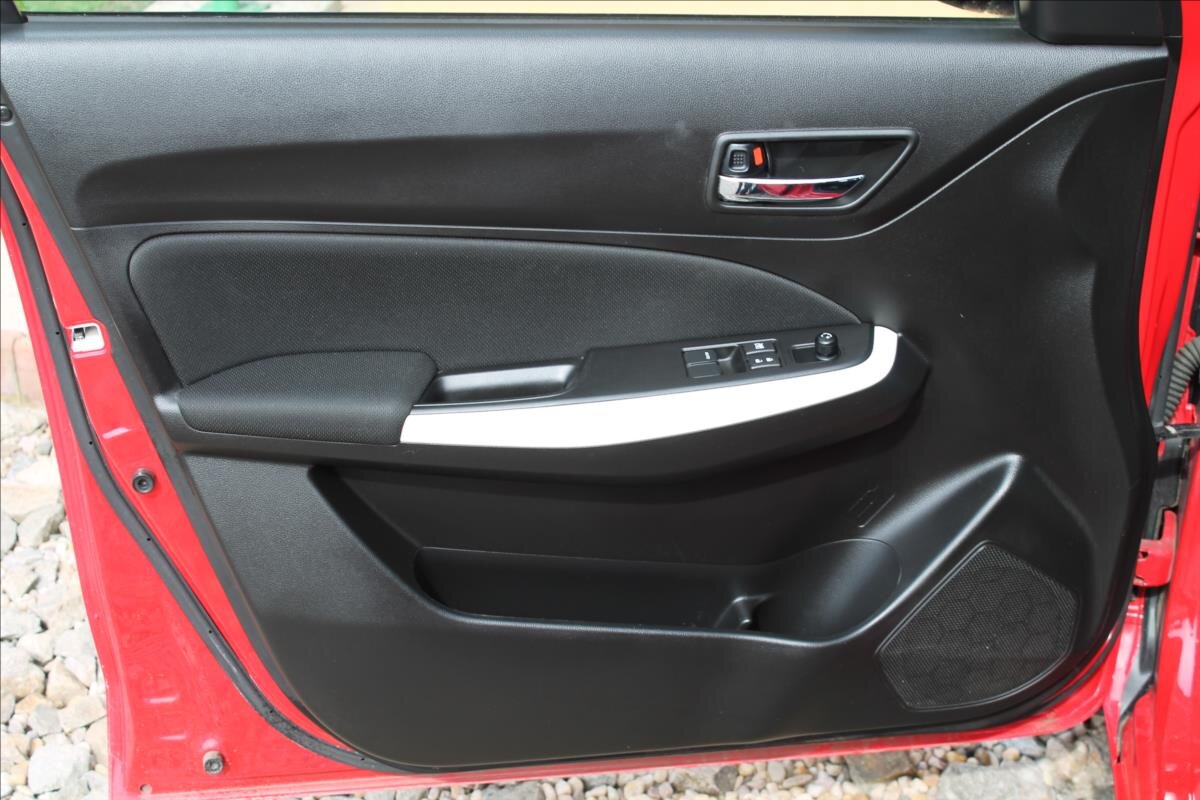 Suzuki Swift Hatchback 1,2 l 61 kw