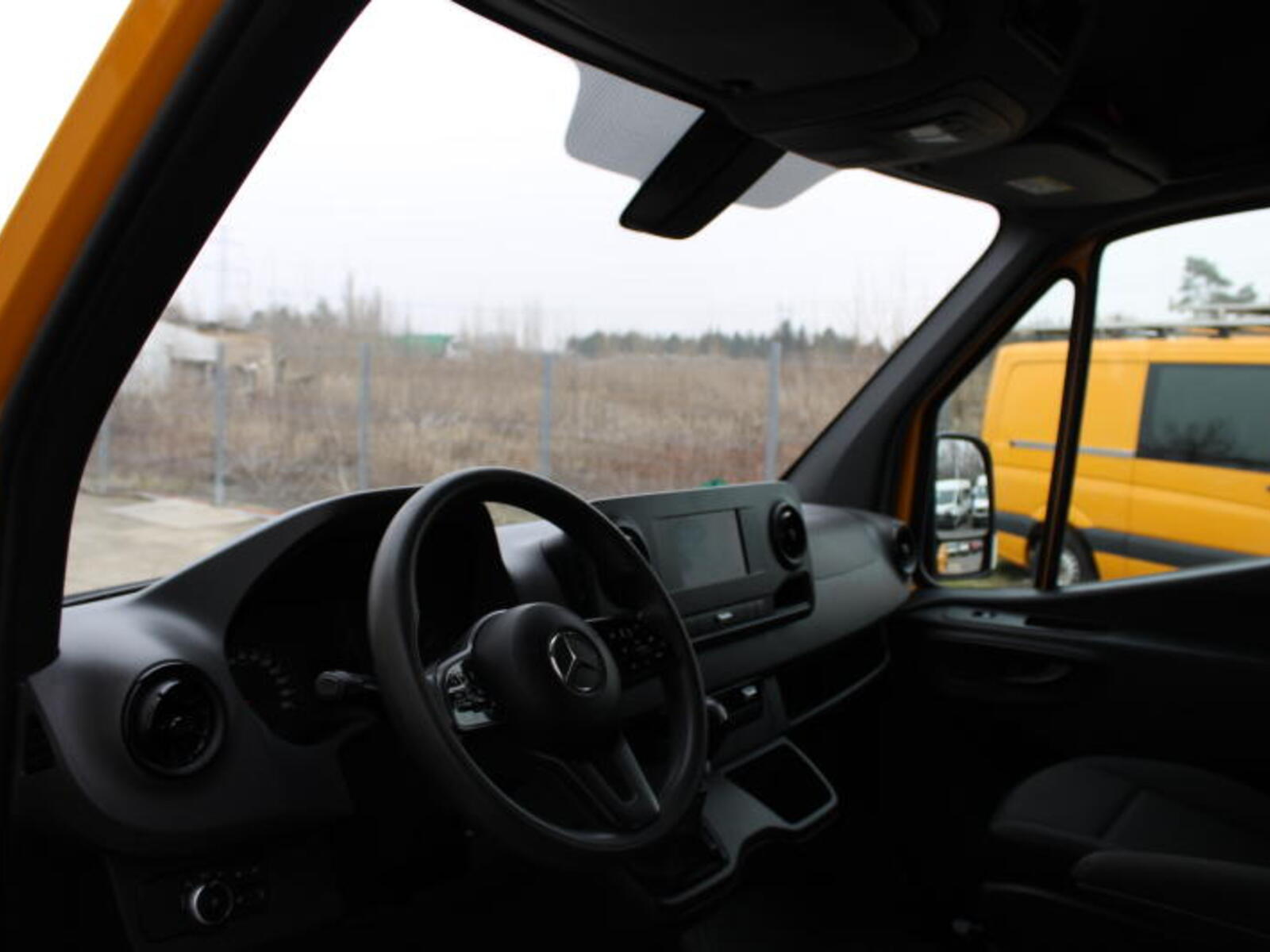 Mercedes-Benz Sprinter 11