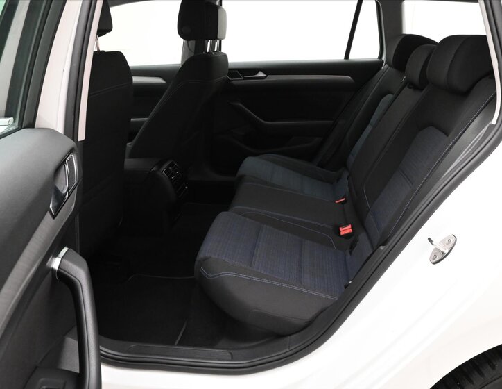 Volkswagen Passat Kombi 1,4 l 115 kw