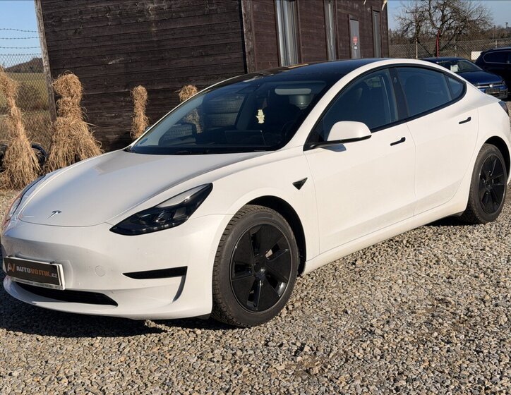 Tesla Model 3 Sedan / Limuzína 0,0 100 kw