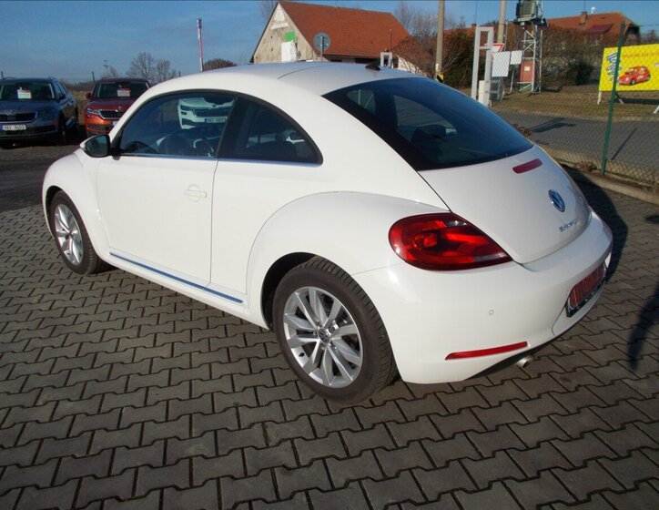 Volkswagen Beetle Hatchback 1,2 l 77 kw