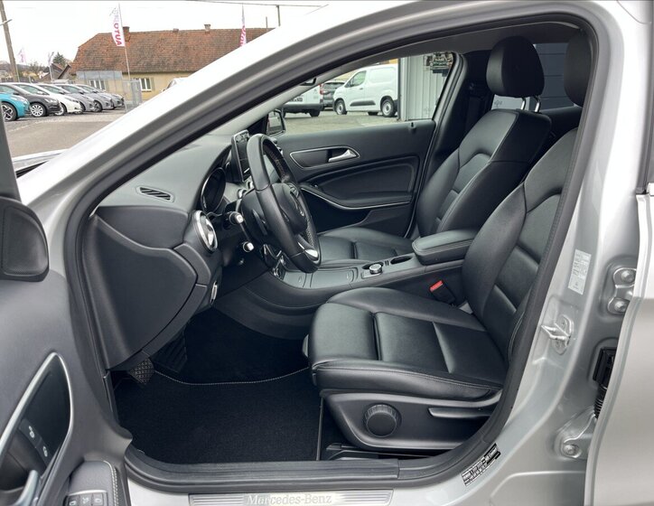 Mercedes-Benz GLA Hatchback 1,6 l 115 kw