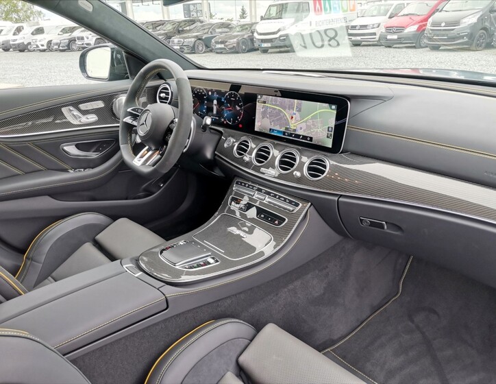 Mercedes-Benz Třídy E 8