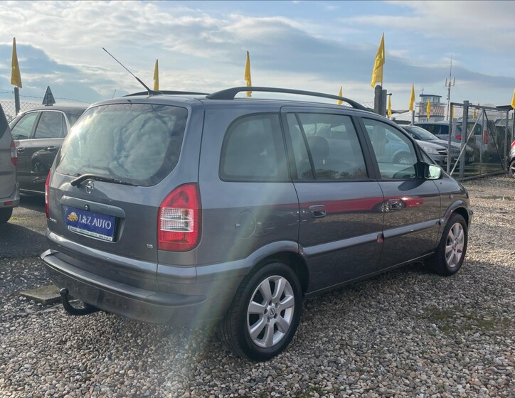 Opel Zafira 6