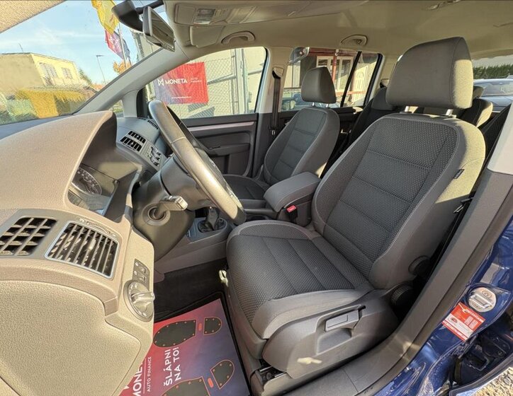 Volkswagen Touran 17