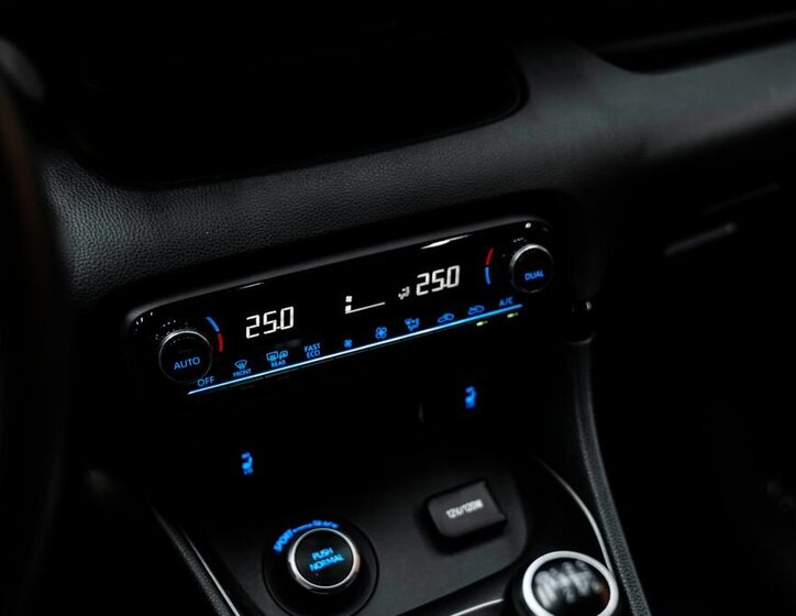 Toyota Yaris Hatchback 1,6 l 192 kw