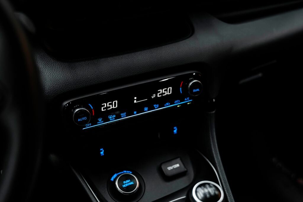 Toyota Yaris Hatchback 1,6 l 192 kw