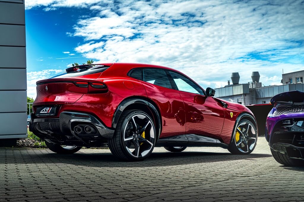 Ferrari Ostatní SUV / Terénní 6,5 l 529 kw