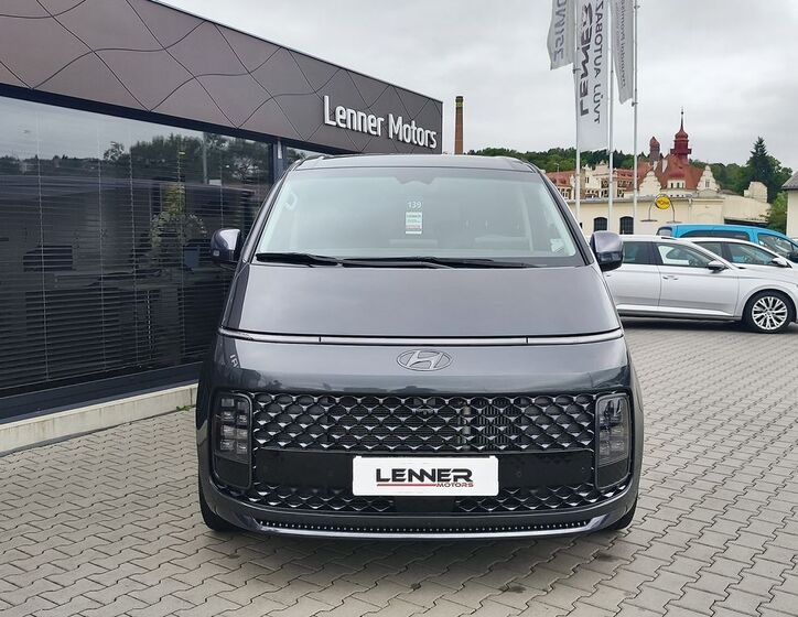 Hyundai Staria 2