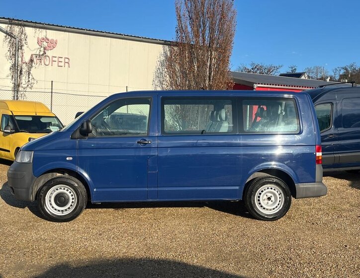 Volkswagen Caravelle 2