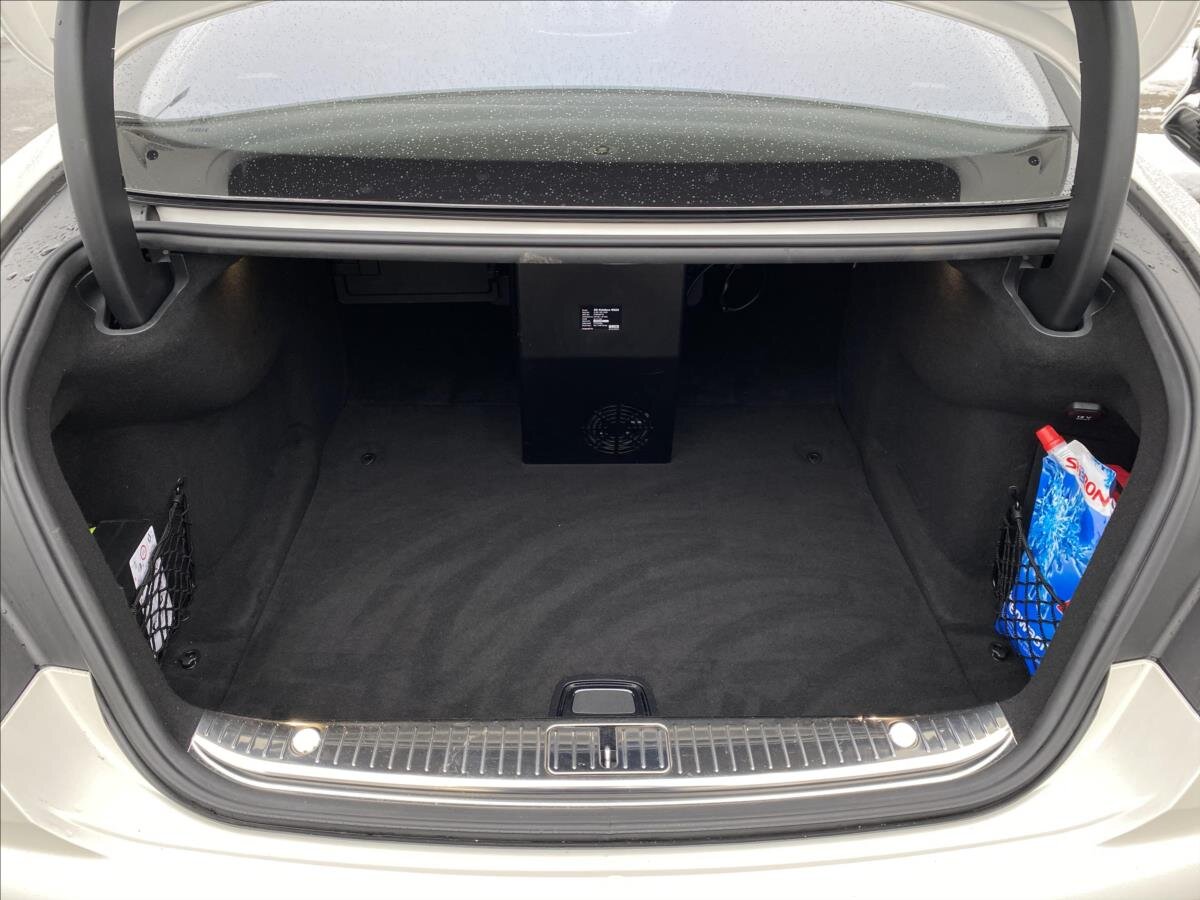 Mercedes-Benz Třídy S Kupé 4,0 l 450 kw