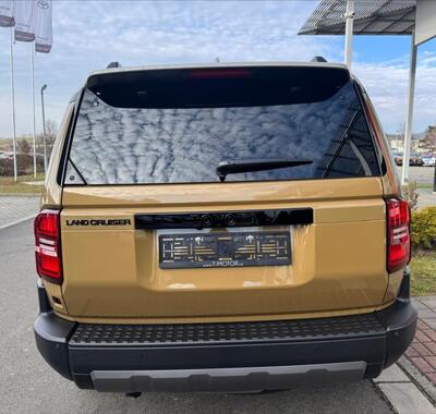 Toyota Land Cruiser 7