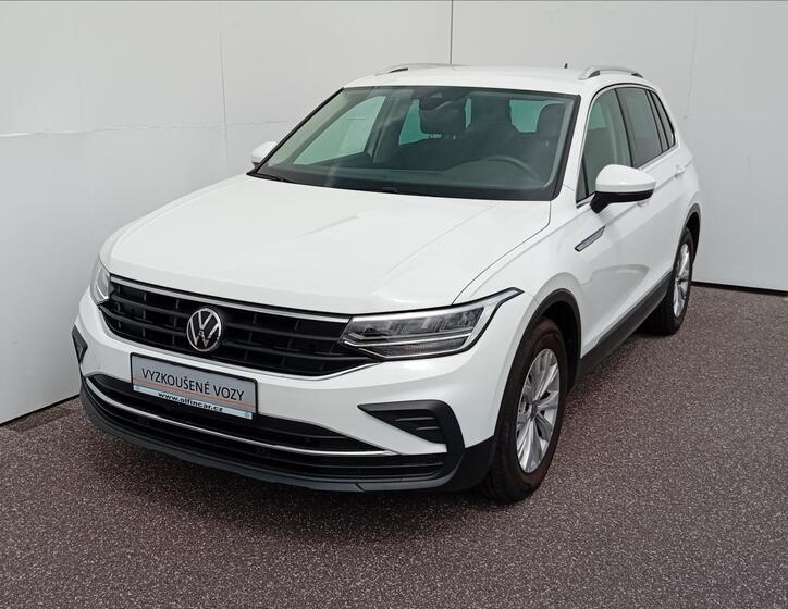 Volkswagen Tiguan 1