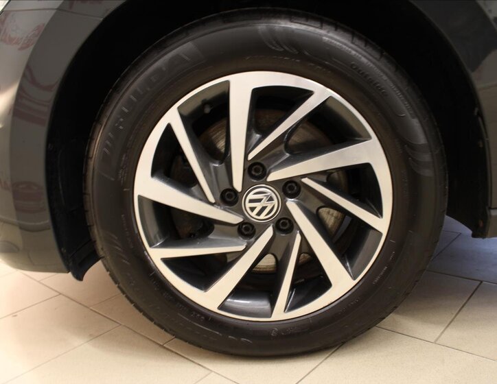 Volkswagen Touran SUV / Terénní 1,2 l 81 kw