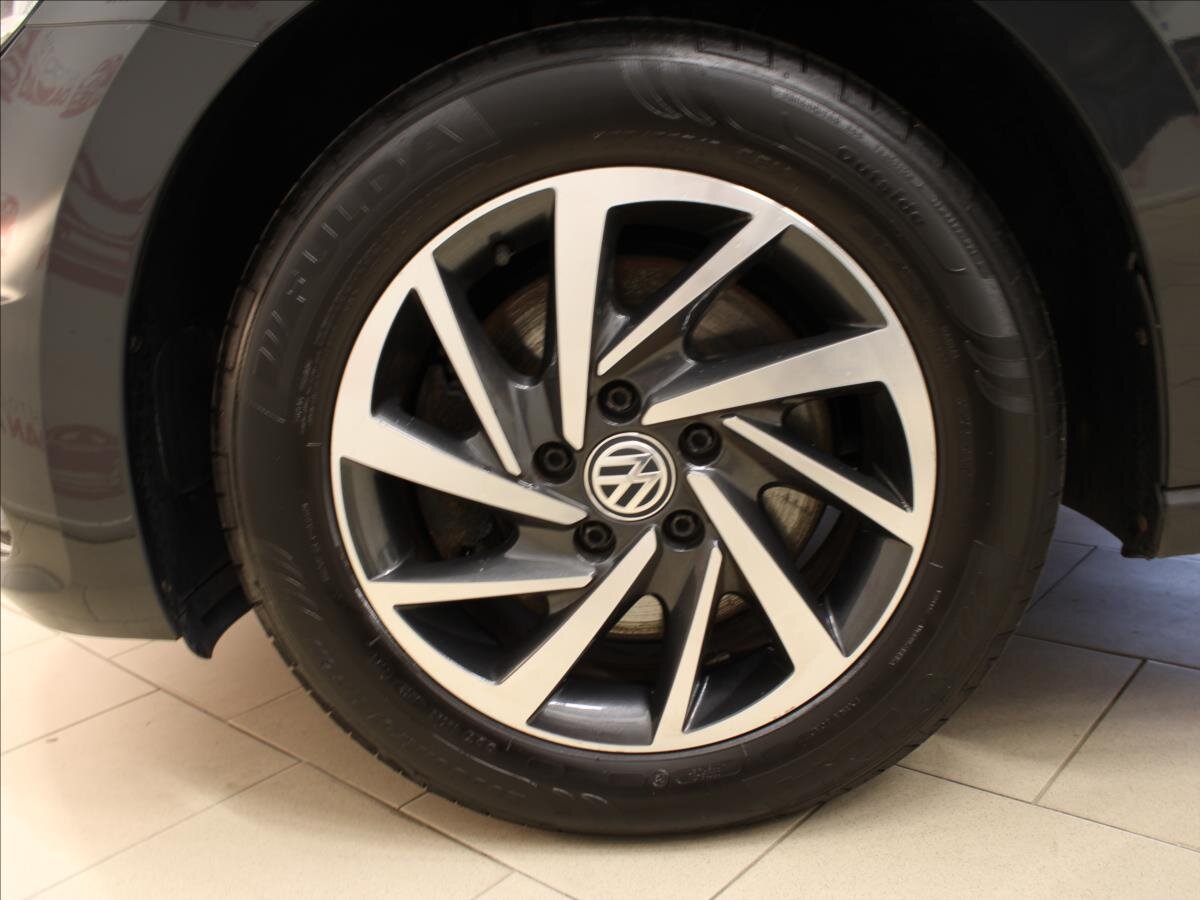 Volkswagen Touran SUV / Terénní 1,2 l 81 kw