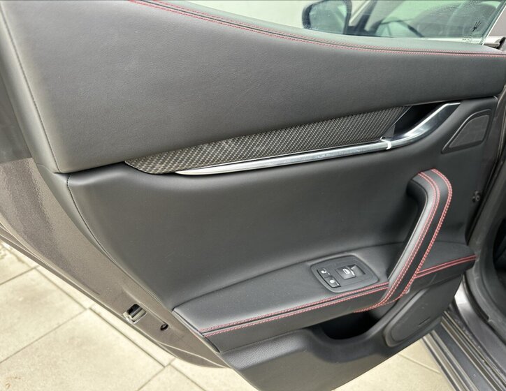 Maserati Ghibli Sedan 3,0 l 316 kw