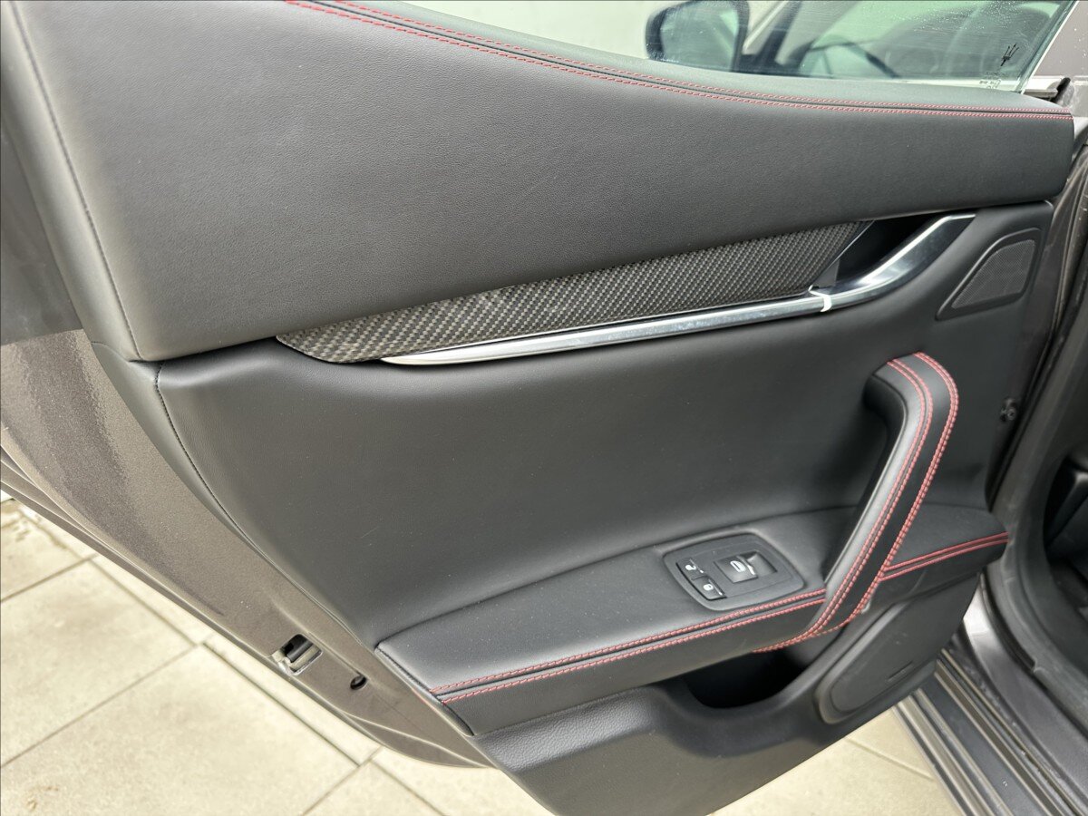 Maserati Ghibli Sedan 3,0 l 316 kw