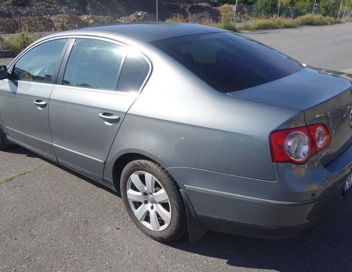 Volkswagen Passat Sedan 2,0 l 103 kw