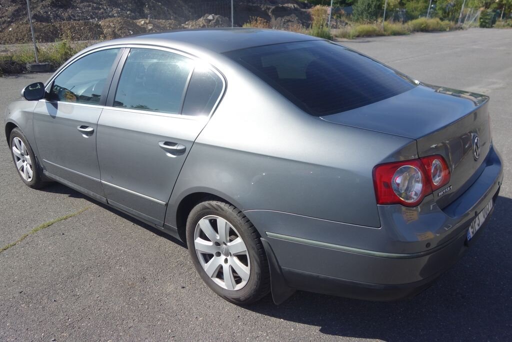 Volkswagen Passat Sedan 2,0 l 103 kw