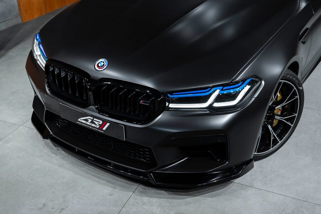 BMW M5 Sedan / Limuzína 4,4 l 460 kw