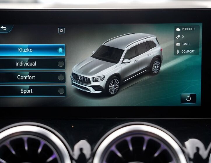 Mercedes-Benz GLB SUV / Terénní 2,0 l 225 kw