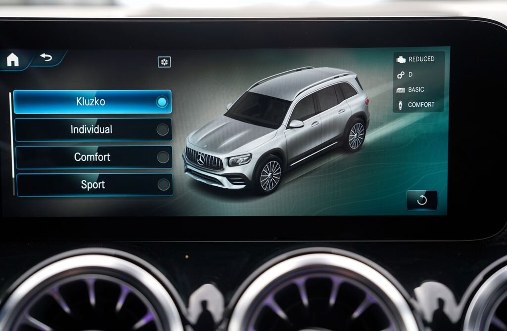 Mercedes-Benz GLB SUV / Terénní 2,0 l 225 kw