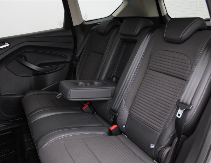 Ford Kuga SUV 1,5 l 110 kw