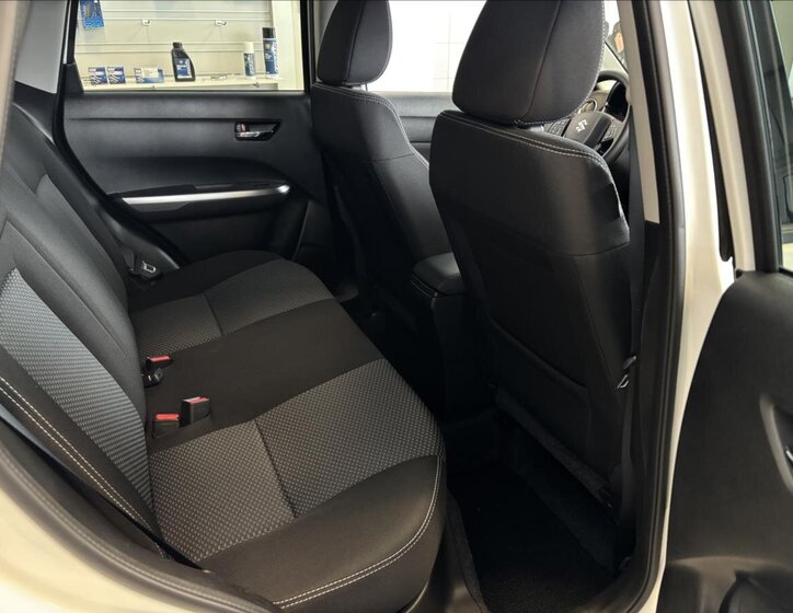 Suzuki Vitara SUV / Terénní 1,4 l 81 kw