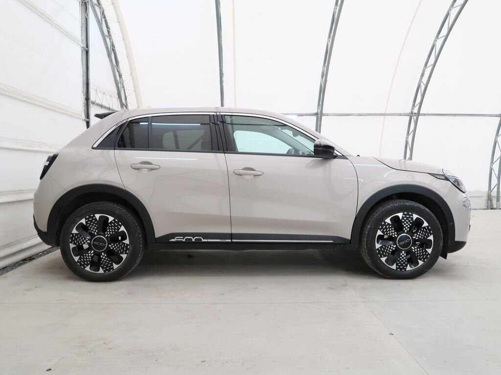 Fiat 600 Hatchback 1,2 l 100 kw