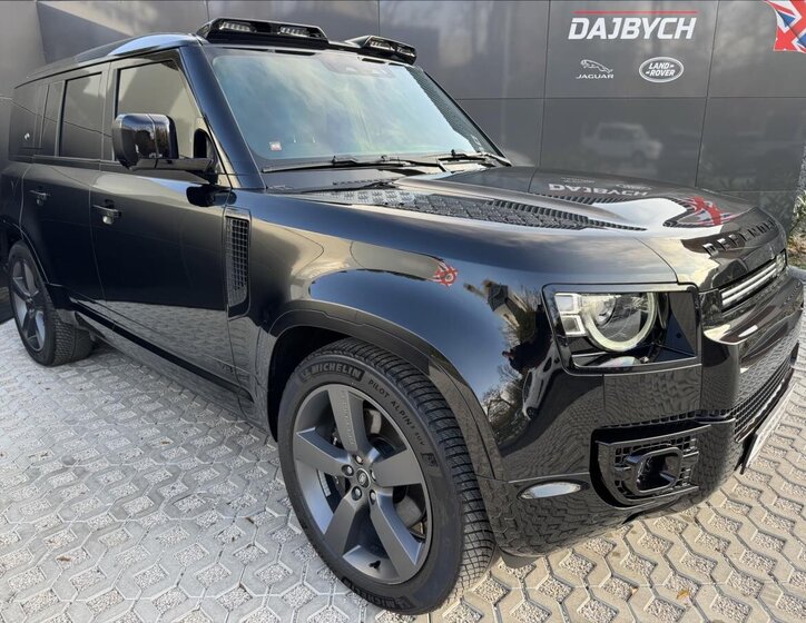 Land Rover Defender 26