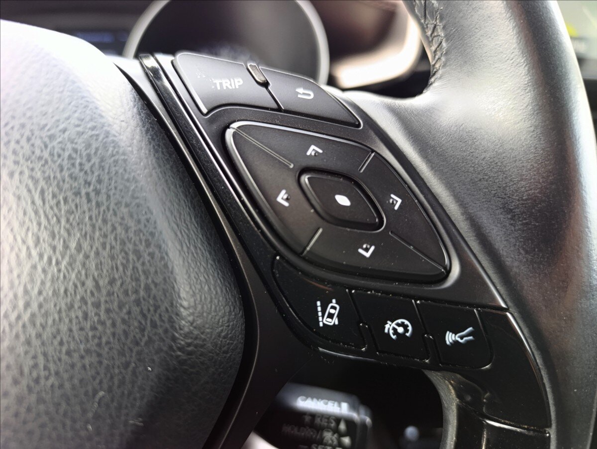 Toyota C-HR Hatchback 1,8 l 72 kw