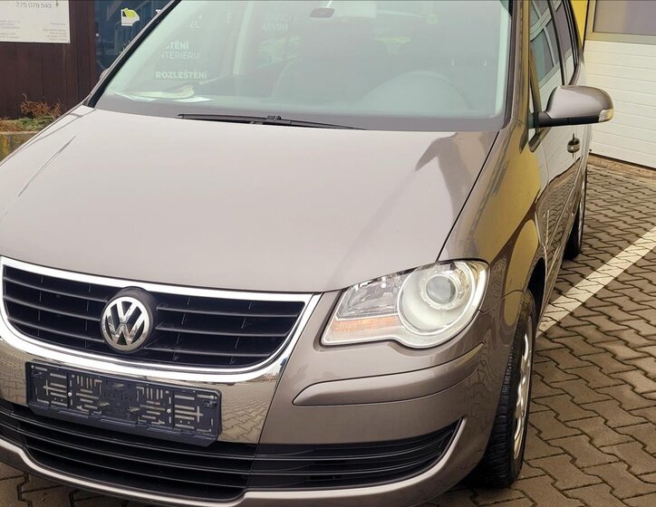 Volkswagen Touran Kombi 1,4 l 103 kw