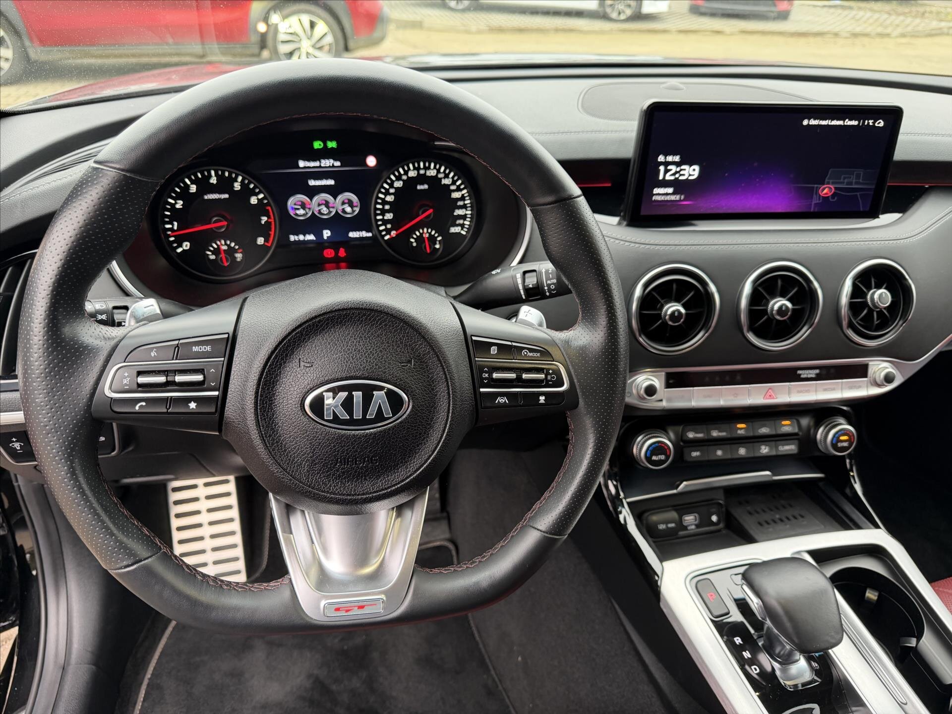 KIA Stinger Hatchback 3,3 l 269 kw