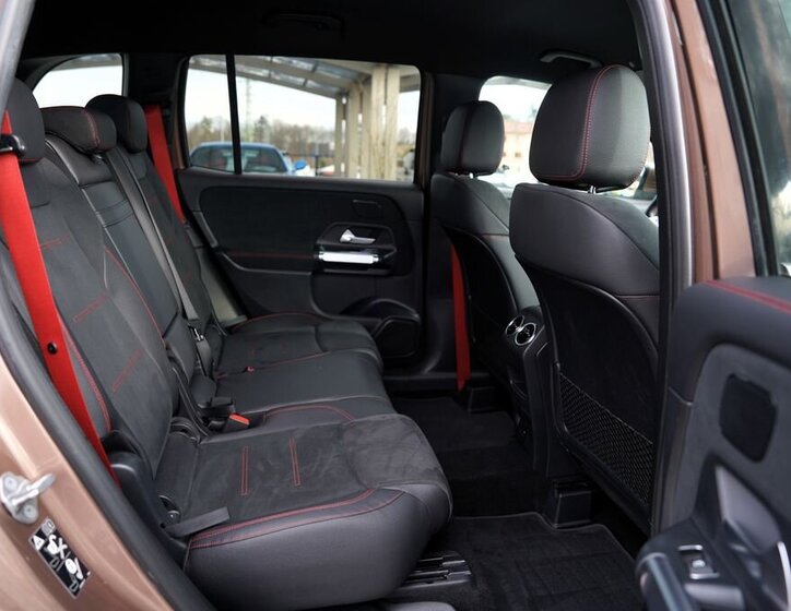 Mercedes-Benz GLB SUV / Terénní 2,0 l 225 kw