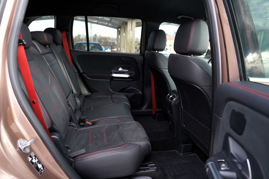 Mercedes-Benz GLB SUV / Terénní 2,0 l 225 kw