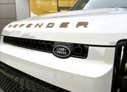 Land Rover Defender SUV 4,4 l 467 kw