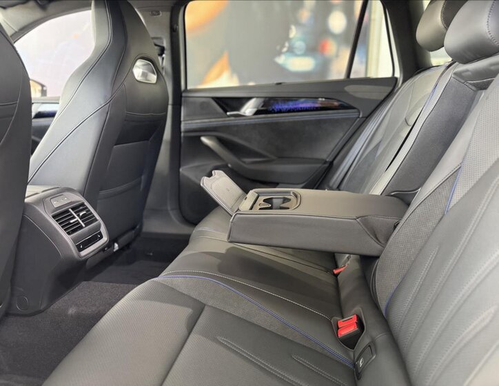 Volkswagen Passat 10