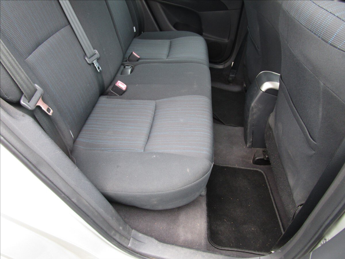 Toyota Auris Hatchback 1,4 l 66 kw